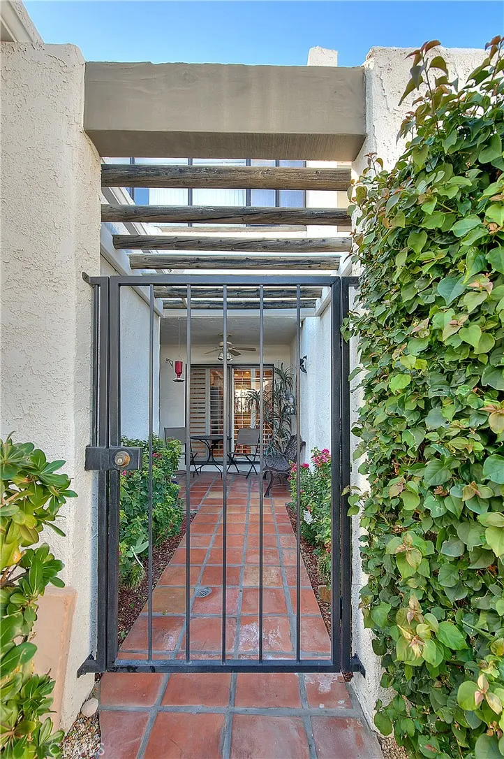 413 Rio Vista Dr, Palm Springs, CA 92262 - Photo 3 of 66, Palm Springs, CA