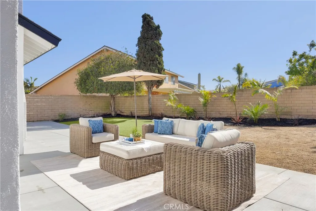 5852 Bellfield Lane, Huntington Beach, CA 92648 - Photo 5 of 8, Huntington Beach, CA