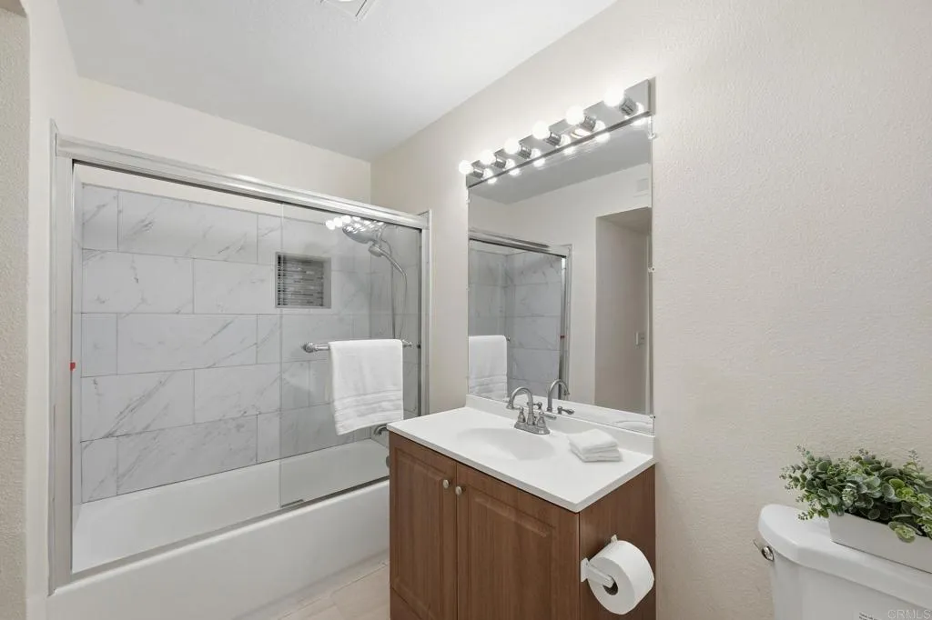 https://cdn.realtyfeed.com/cdn/127/306629594/2112bc2c3282236087083db94b4344ec.webp