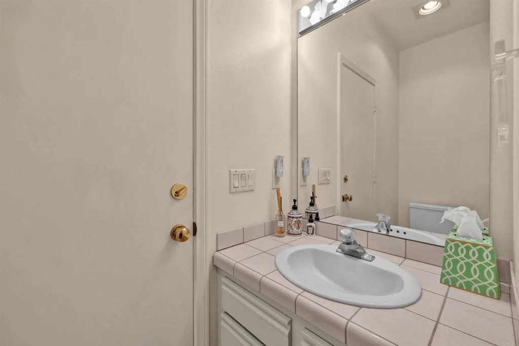 https://cdn.realtyfeed.com/cdn/127/306629677/10b67e899b21eeb13b802af92466a965.webp