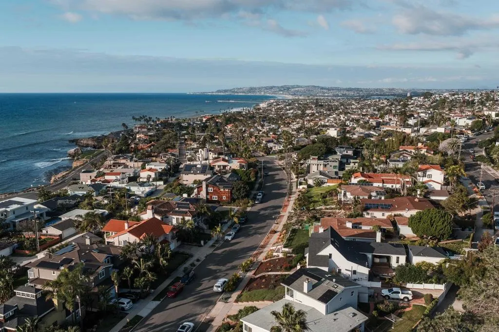 https://cdn.realtyfeed.com/cdn/127/306629702/ae0096de6989d99c7559ffb8fd1e7e0b.webp