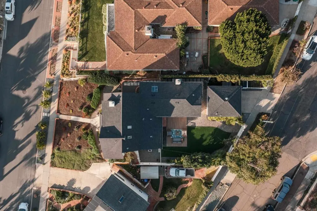 https://cdn.realtyfeed.com/cdn/127/306629702/b9b5f6efd8a3760db929e78ee28924f4.webp