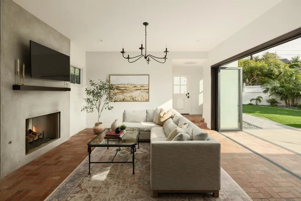https://cdn.realtyfeed.com/cdn/127/306629702/e3d094339c006ba554e6075e51c77fd4.webp
