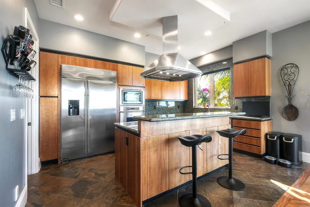 https://cdn.realtyfeed.com/cdn/127/306629747/0ef2e5e090a2857990cc9ba296867aba.webp