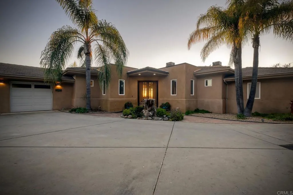https://cdn.realtyfeed.com/cdn/127/306629747/2d89534954102514af236198fed8d234.webp