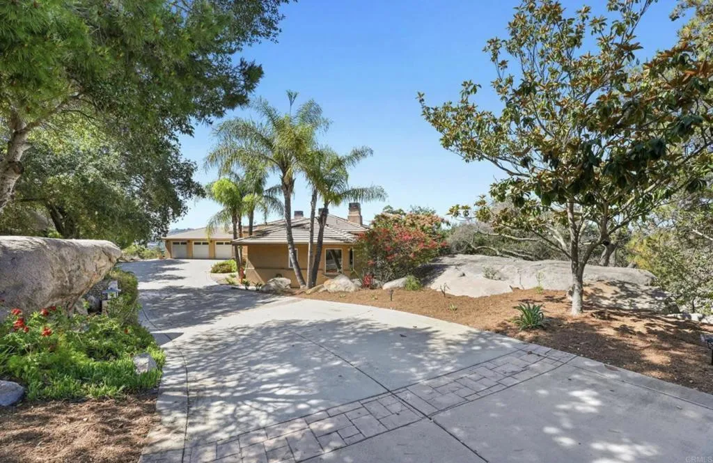 https://cdn.realtyfeed.com/cdn/127/306629747/5500c5a35e50aec483c34ff1eafbb7f3.webp