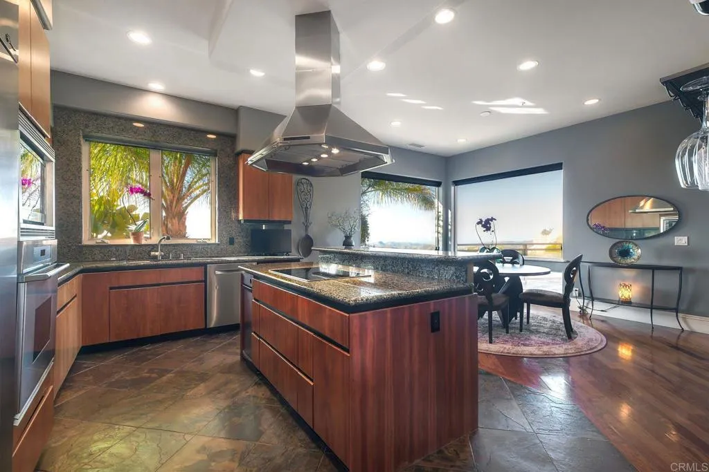 https://cdn.realtyfeed.com/cdn/127/306629747/96a18d5d413ba7bddd59eff7f768972b.webp