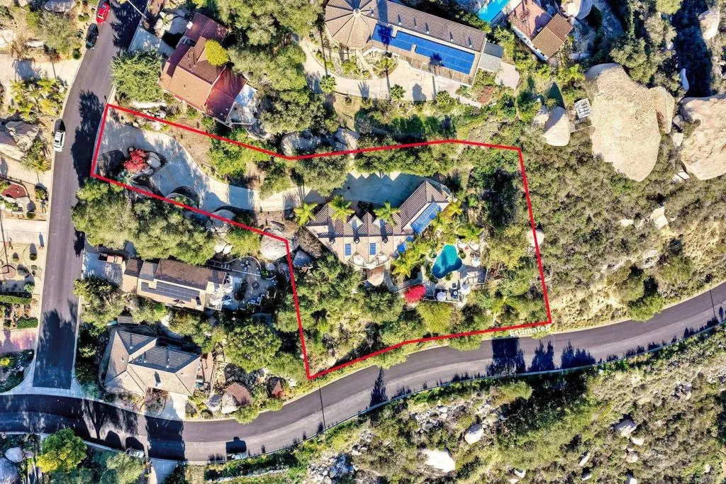 https://cdn.realtyfeed.com/cdn/127/306629747/c072be46d5450478673d826e1d90a804.webp