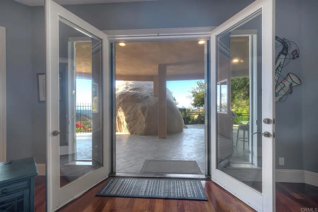 https://cdn.realtyfeed.com/cdn/127/306629747/c25e8056bc53827b5bbdc86ca13a9ac2.webp
