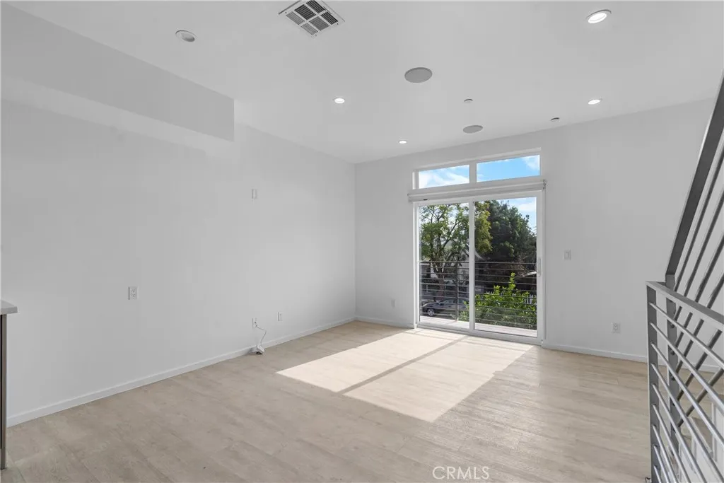 6009 Barton, Los Angeles, CA 90038 - Photo 2 of 29, Los Angeles, CA