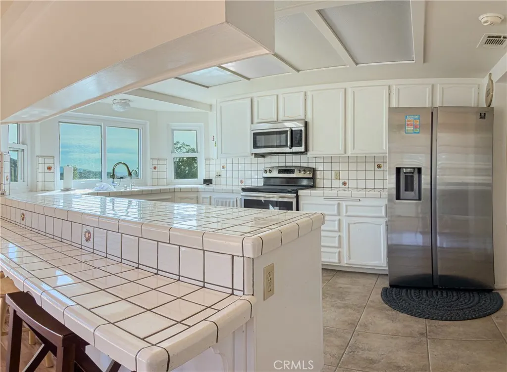 https://cdn.realtyfeed.com/cdn/127/306630020/aff6d97f0a0755cf70b05d16b1f0c35f.webp