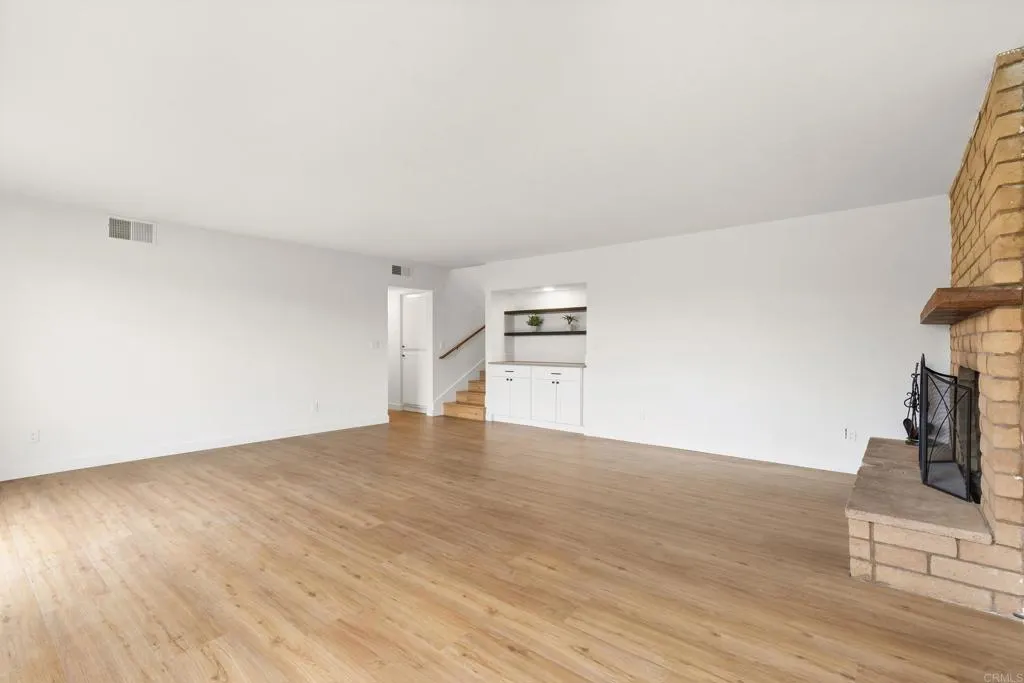 https://cdn.realtyfeed.com/cdn/127/306630066/6126f5799e3e8d0ddd9ac750e9928f68.webp