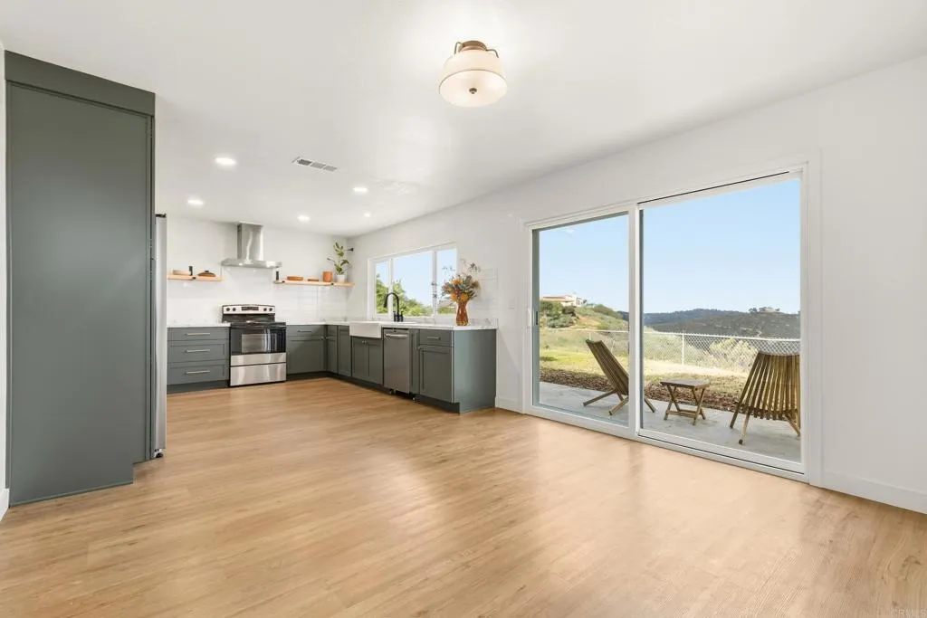 https://cdn.realtyfeed.com/cdn/127/306630066/9a8933b3b35a9e81afa838bce026ca39.webp