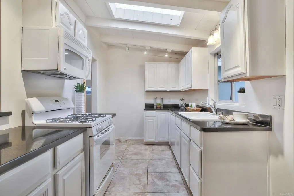 https://cdn.realtyfeed.com/cdn/127/306630075/65208368581a35b30a0a30e7d6ea9c18.webp