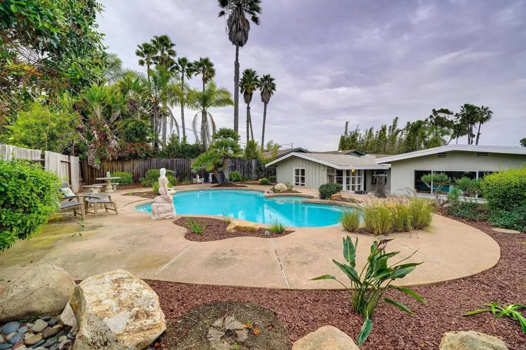 https://cdn.realtyfeed.com/cdn/127/306630075/d61a22f8559f8451b47117eea723db4b.webp