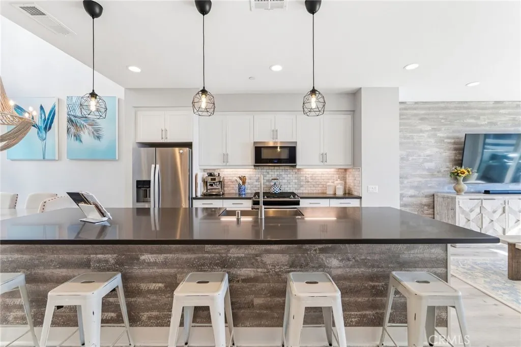 Costa Mesa, CA 92627