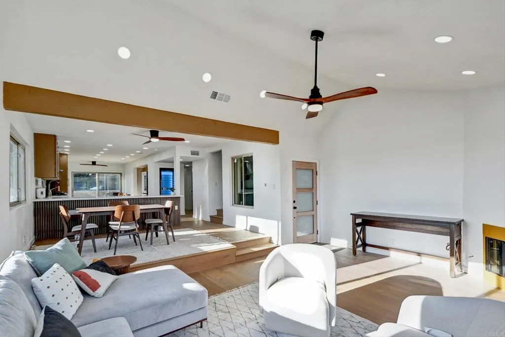 https://cdn.realtyfeed.com/cdn/127/306630086/8aa4127de83bc5cbb2711533104d7b69.webp