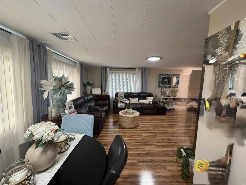 https://cdn.realtyfeed.com/cdn/127/306630094/14bf63c8531c2f680ccf25fe22a74296.webp