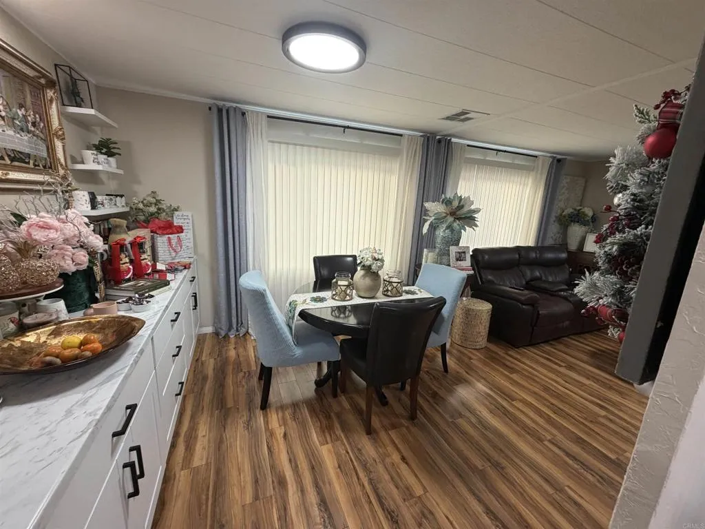 https://cdn.realtyfeed.com/cdn/127/306630094/a4d471d23a9d179e5eb20d20c0b9e6c0.webp
