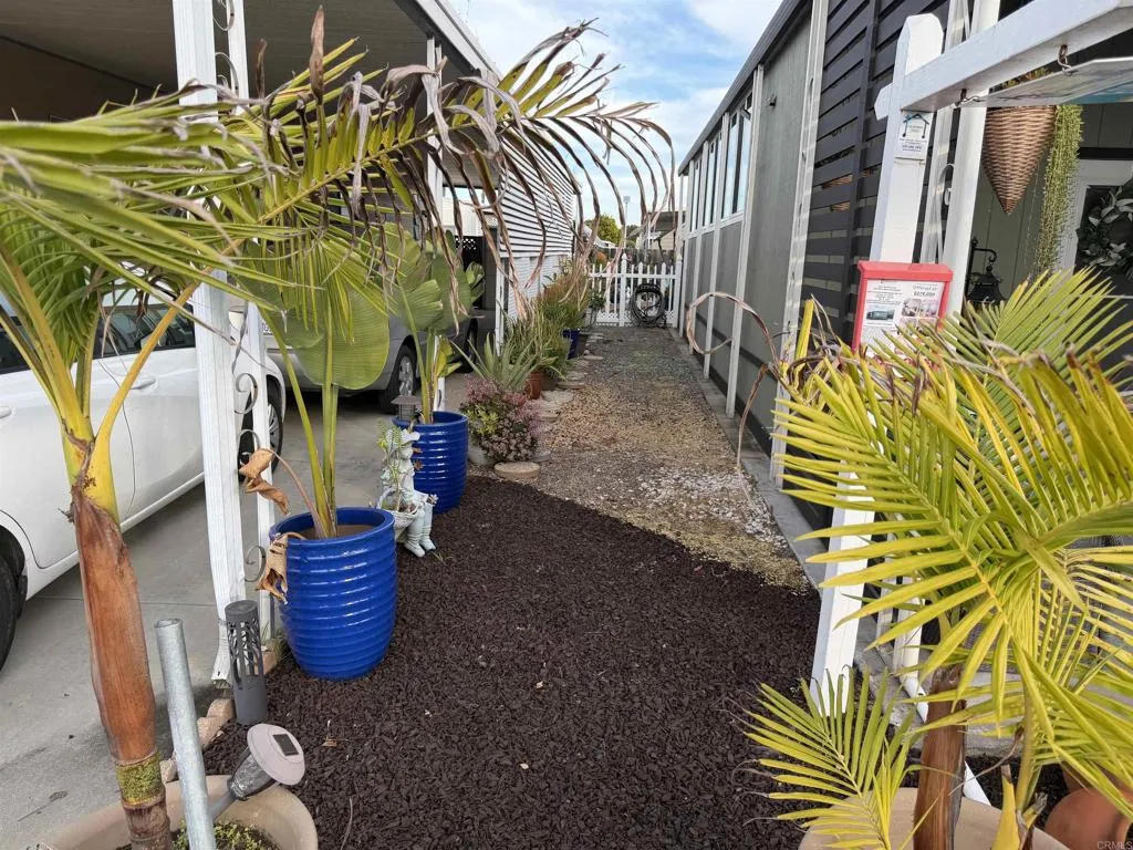 https://cdn.realtyfeed.com/cdn/127/306630094/ce2f916295d4584b000627660983169f.webp
