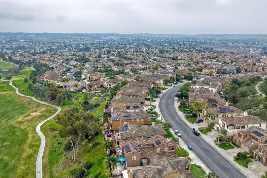 https://cdn.realtyfeed.com/cdn/127/306630141/c9401d456f2616361ebaed77383ac3e5.webp