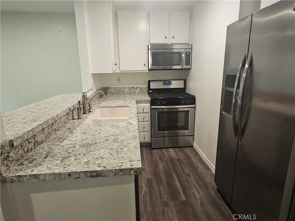 7150 Carlson Circle Unit 65, Canoga Park, CA 91303 - Photo 3 of 20, Canoga Park, CA
