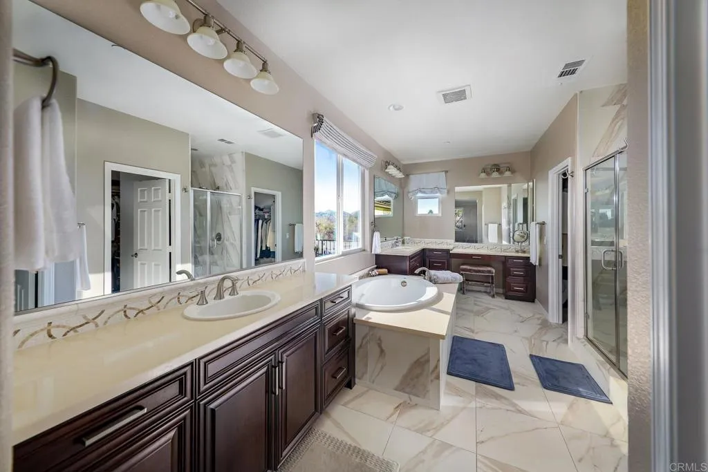 https://cdn.realtyfeed.com/cdn/127/306630204/1a1a1e8d0989a833c77e279728ba6599.webp