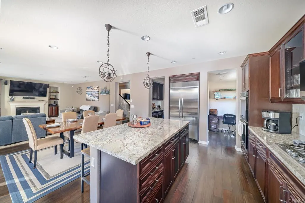 https://cdn.realtyfeed.com/cdn/127/306630204/43b371b85b39d44a44f7c2a87edafe8c.webp