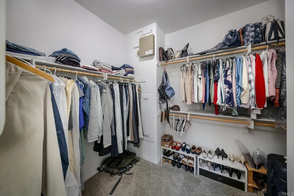 https://cdn.realtyfeed.com/cdn/127/306630204/9c34d346ca3c70271b29ef37f6b07e20.webp