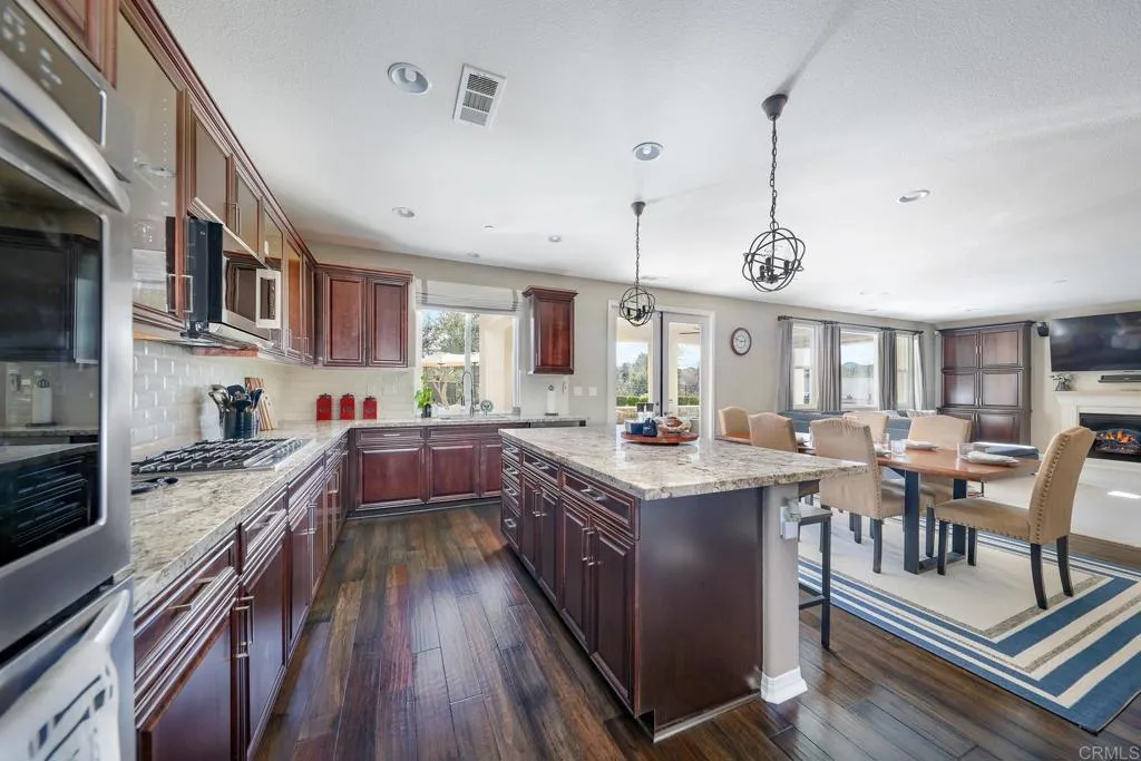 https://cdn.realtyfeed.com/cdn/127/306630204/b97f063304f8142a1ab55c5f1c7afe1e.webp