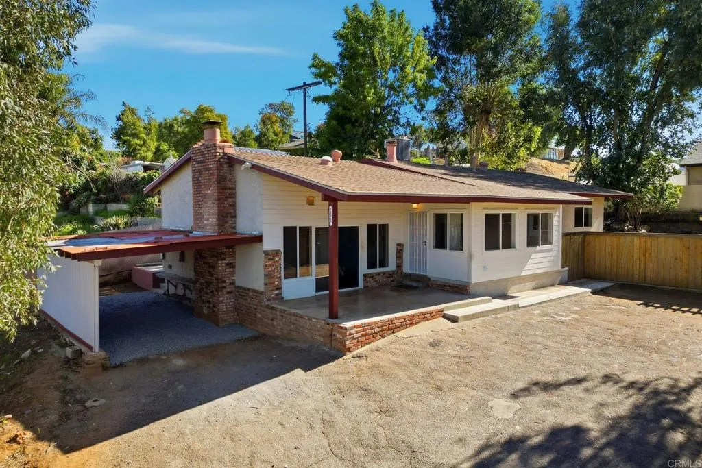 https://cdn.realtyfeed.com/cdn/127/306630212/103b92edcade5dc5e93b2d538041157c.webp