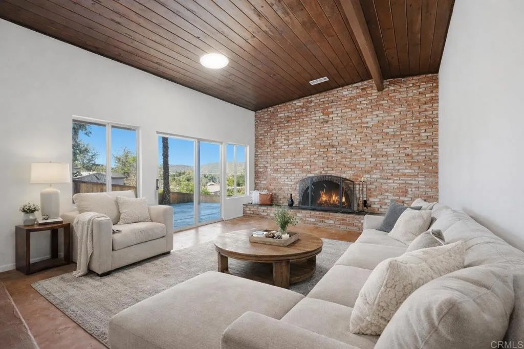 https://cdn.realtyfeed.com/cdn/127/306630212/820058dd2162c0213dc4d881e3355e1e.webp