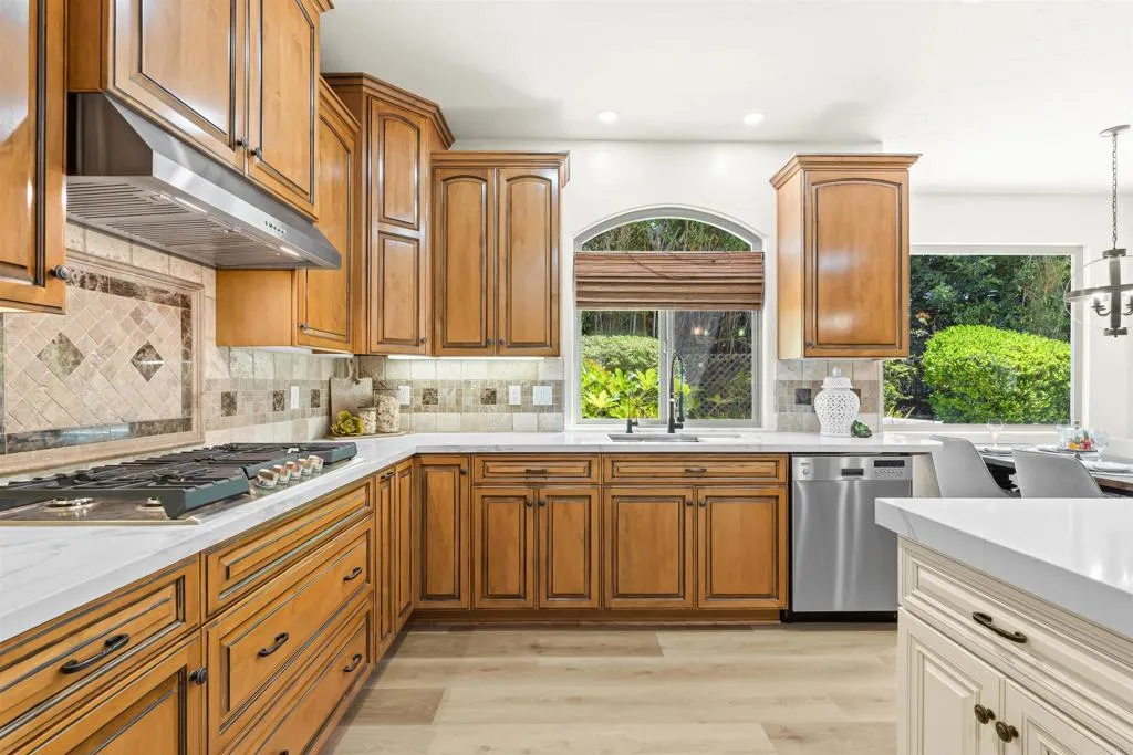 https://cdn.realtyfeed.com/cdn/127/306630276/3c01d6db58950aafe86ff9b3d4a02d38.webp