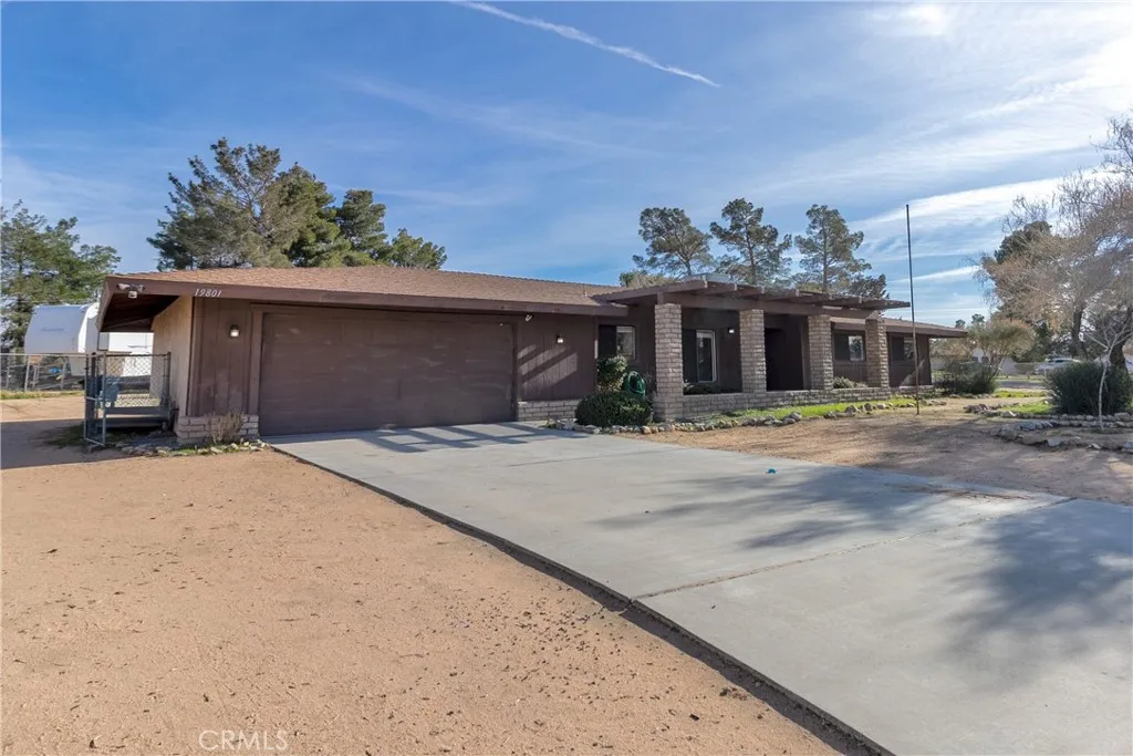 19801 Talihina Road, Apple Valley, CA 92307 - Photo 3 of 32, Apple Valley, CA