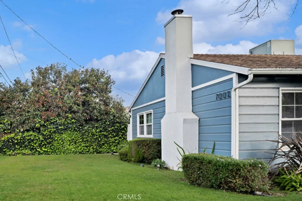 7002 Forbes Street, Lake Balboa, CA 91406 - Photo 3 of 24, Lake Balboa, CA