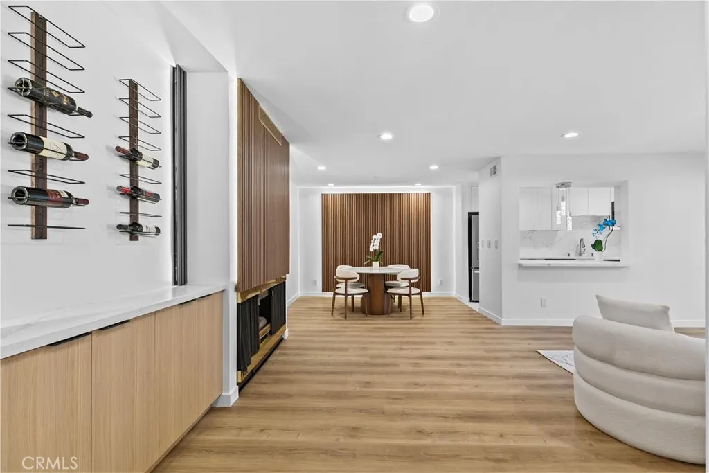 949 N Kings Unit 215, West Hollywood, CA 90069 - Photo 5 of 58, West Hollywood, CA
