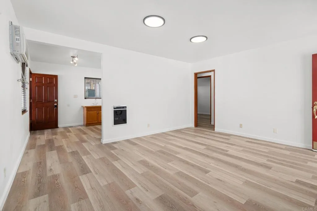 https://cdn.realtyfeed.com/cdn/127/306630350/49138375b8222095bacfd8e539ed28d4.webp