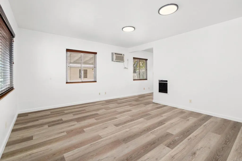 https://cdn.realtyfeed.com/cdn/127/306630350/d3ae83b74cd0d8c41b2be2a393b98214.webp