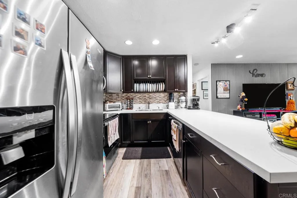 https://cdn.realtyfeed.com/cdn/127/306630371/182edbec7dd20c86416c64e0d6fae652.webp