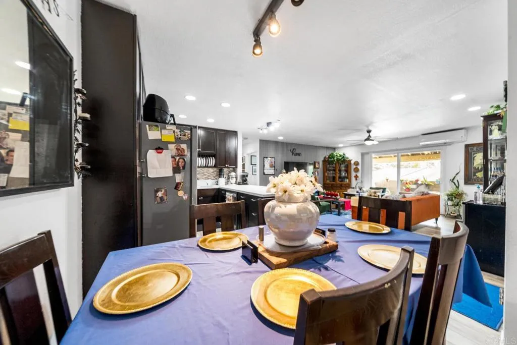 https://cdn.realtyfeed.com/cdn/127/306630371/323192ab8342618d7057d6a807a2eaee.webp