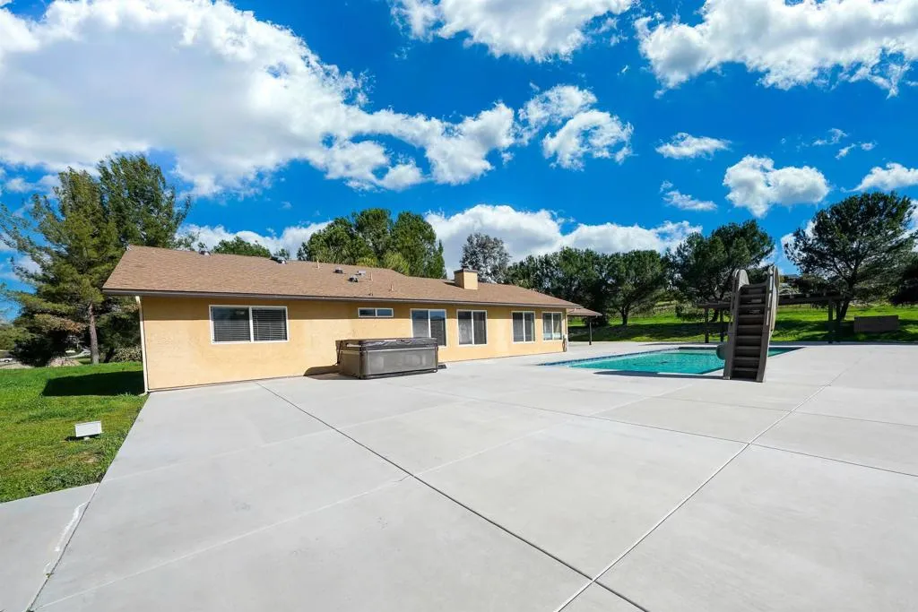 https://cdn.realtyfeed.com/cdn/127/306630409/74a675ce0401f9205823e1aac84323b6.webp