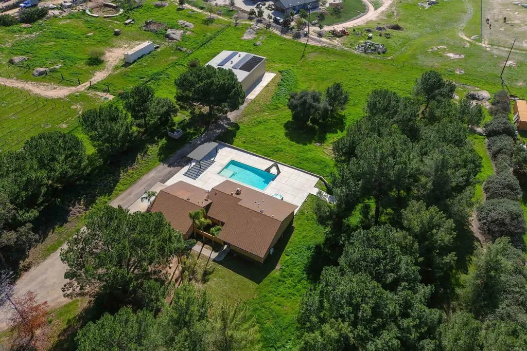 https://cdn.realtyfeed.com/cdn/127/306630409/a7371481370f81617934368d70dbeea4.webp