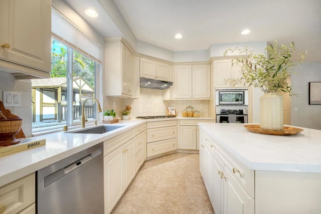 https://cdn.realtyfeed.com/cdn/127/306630535/a39454097253f09f8927b173c6e83634.webp