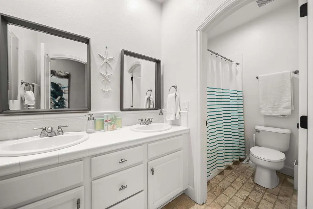 https://cdn.realtyfeed.com/cdn/127/306630542/873a8a4d45022a1ead995fc977eb3439.webp