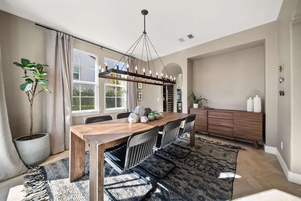 https://cdn.realtyfeed.com/cdn/127/306630542/f31a4692f696db33c606a30123d7177a.webp