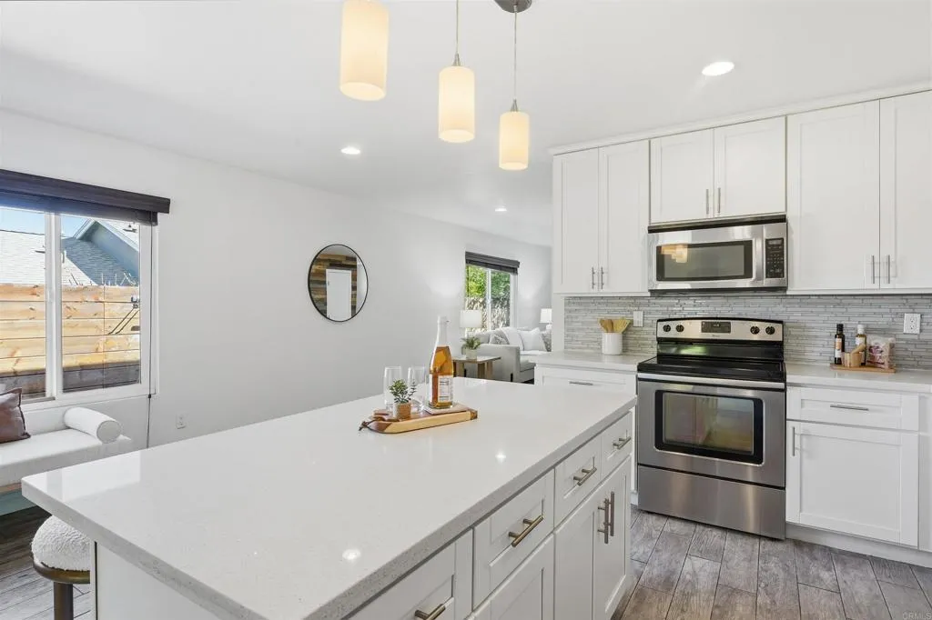 https://cdn.realtyfeed.com/cdn/127/306630560/9fb02f092095d1bd03b5d7e9ab457b81.webp
