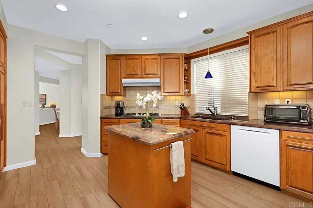 https://cdn.realtyfeed.com/cdn/127/306630573/e5aa845892529df5e297224a93c8518f.webp