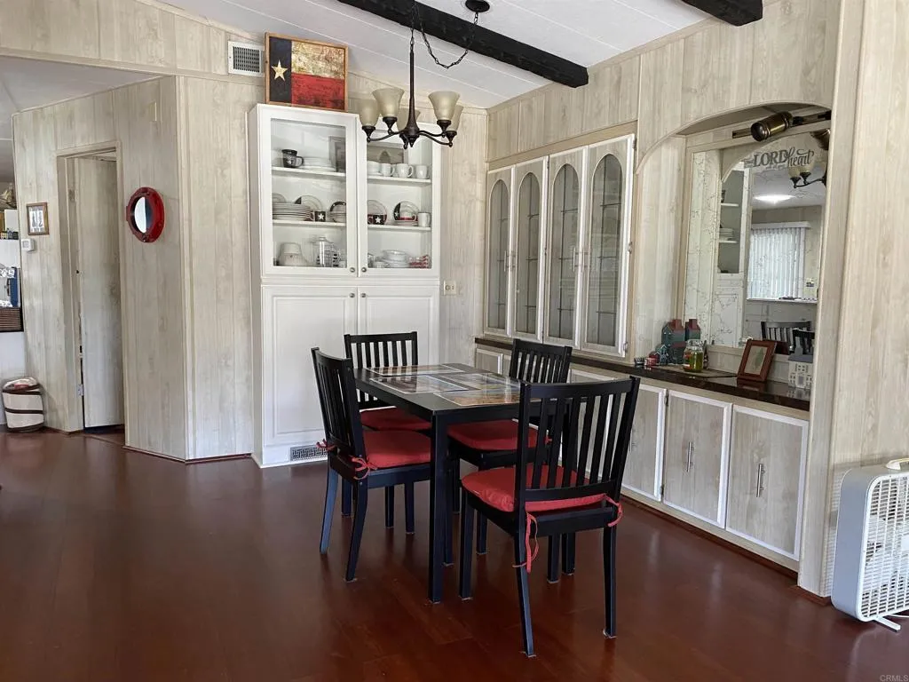https://cdn.realtyfeed.com/cdn/127/306630605/fed488c2e128456aac28c04154373f47.webp