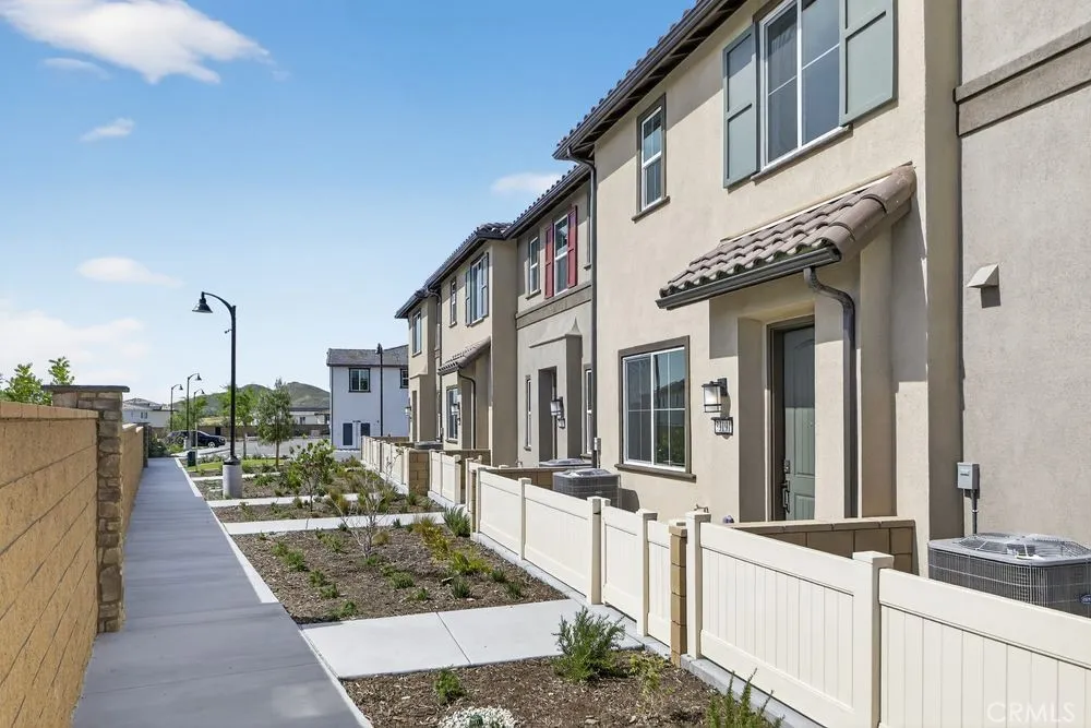 33191 Opal Glass Drive, French Valley, CA 92596