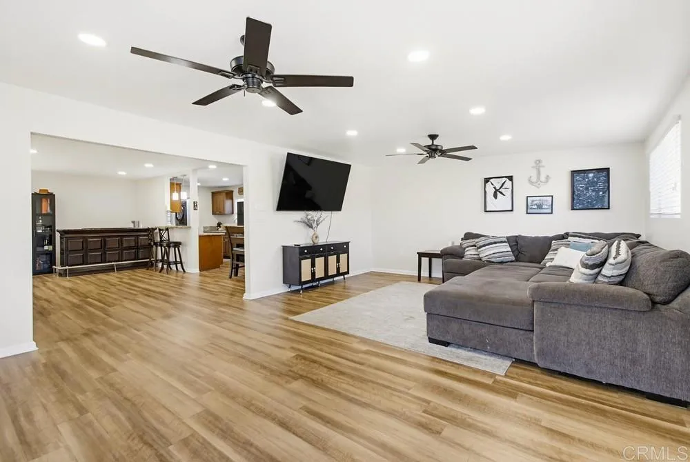 https://cdn.realtyfeed.com/cdn/127/306630876/51e3654c9cd4b3b23e47e0c4a57b55cf.webp